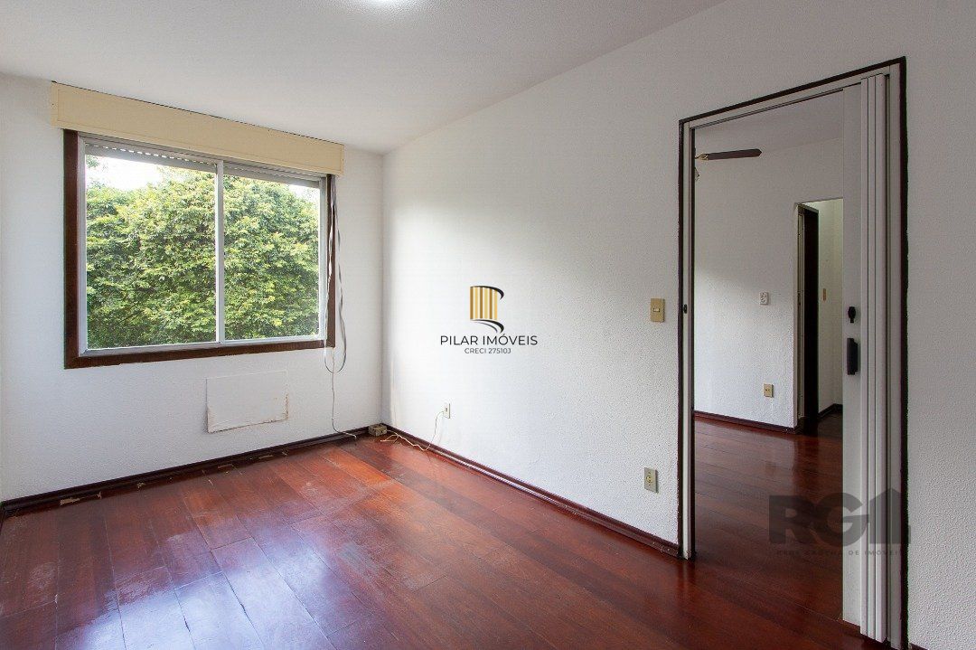 Excelente apartamento no bairro Cristal com 1 dormitório, living, banheiro e cozinha.