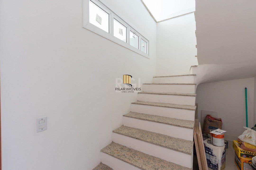Casa para Venda - 168m², 3 dormitórios, sendo 1 suites, 2 vagas - Imperial Park