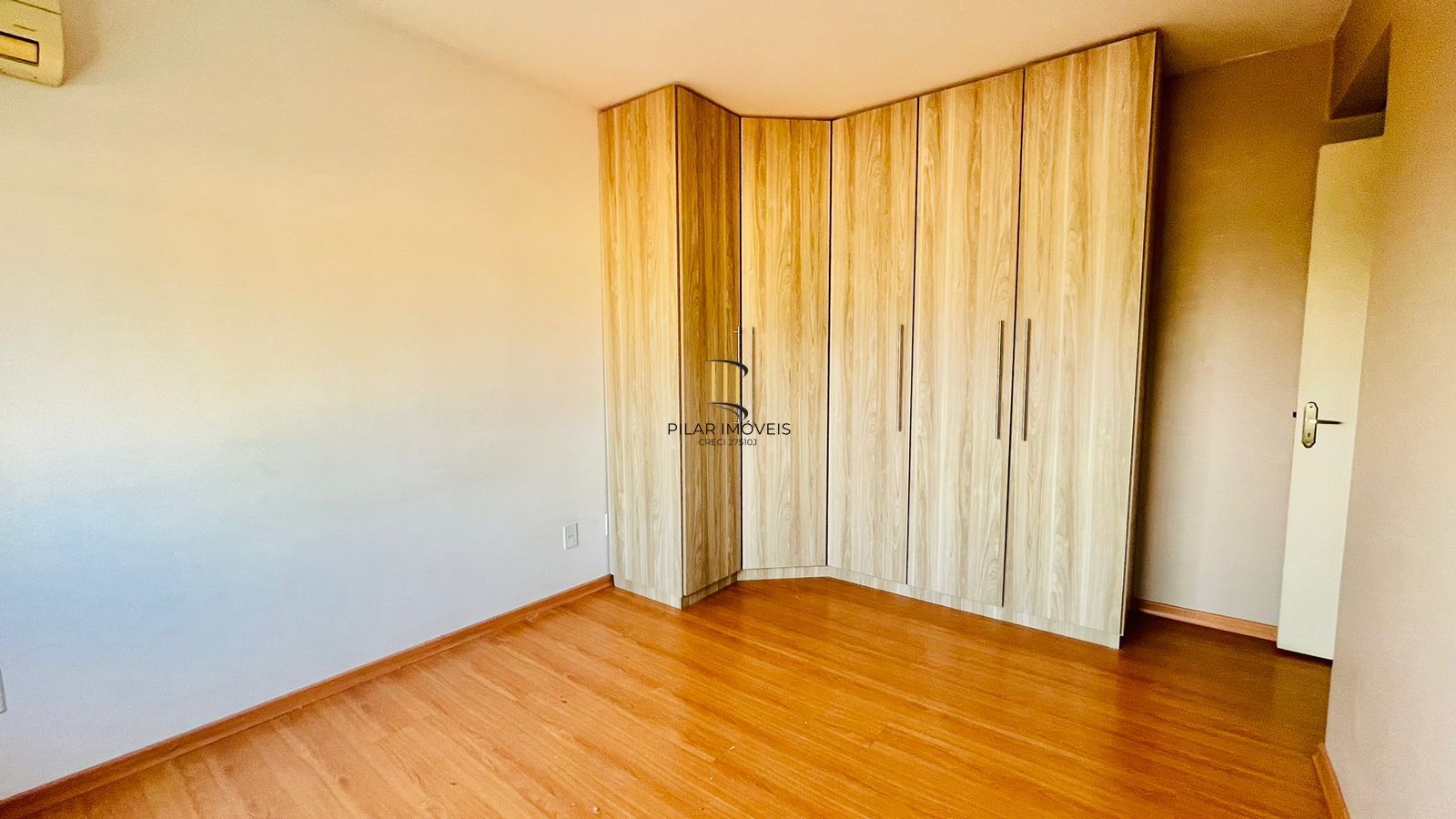 Apartamento de 2 dormitórios no Cristal