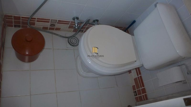 Casa Ampla com 2 pavimentos , grande pátio