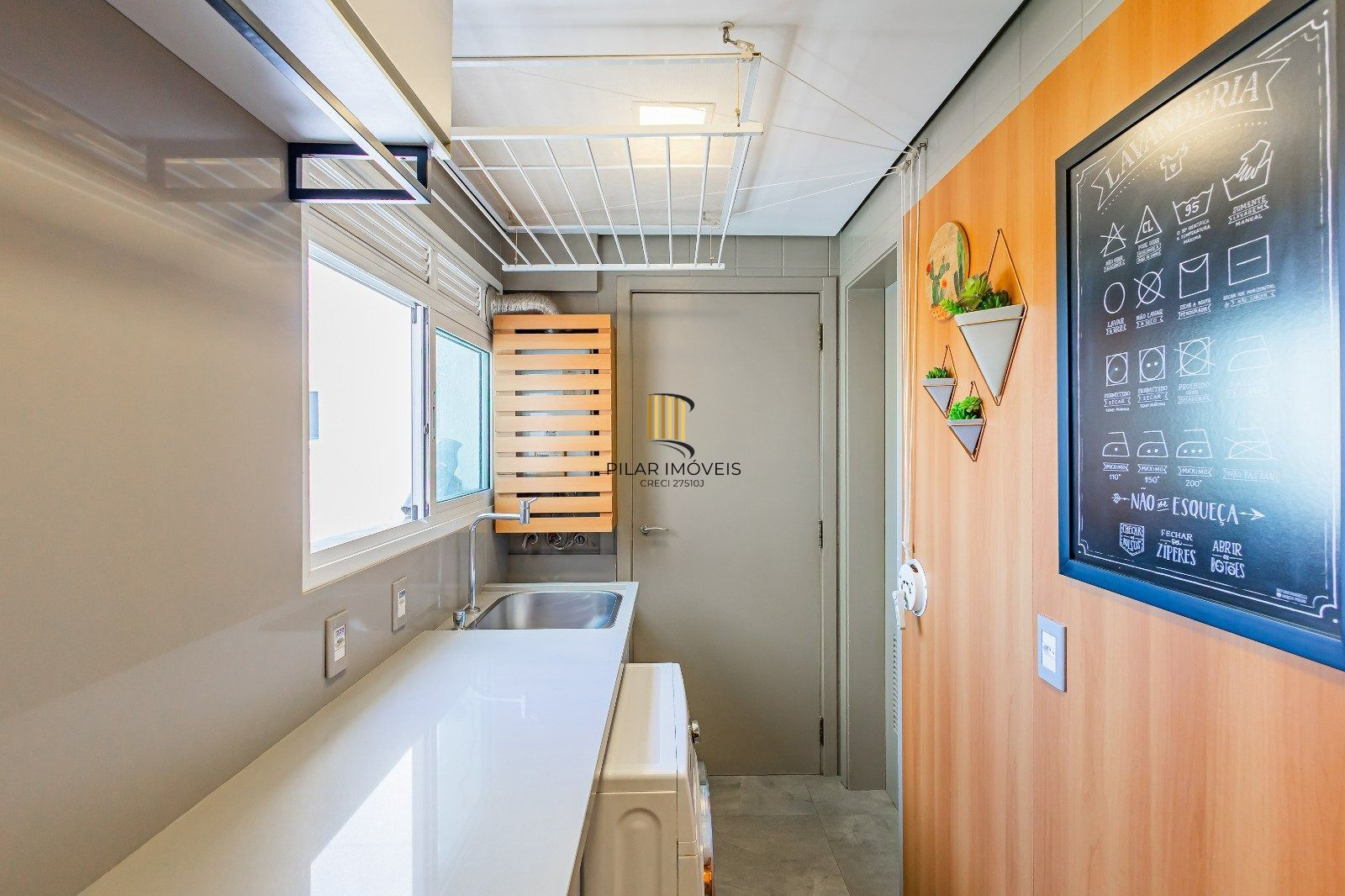 Apartamento Espetacular com 3 Suítes e Área Social Ampla no Passo d'Areia