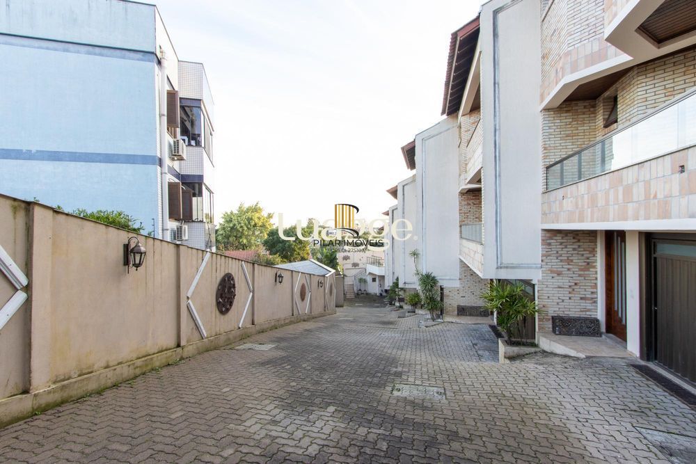 Casa em condomínio 3 dormitórios (2 suites), 3 vagas - Bairro Jardim Isabel