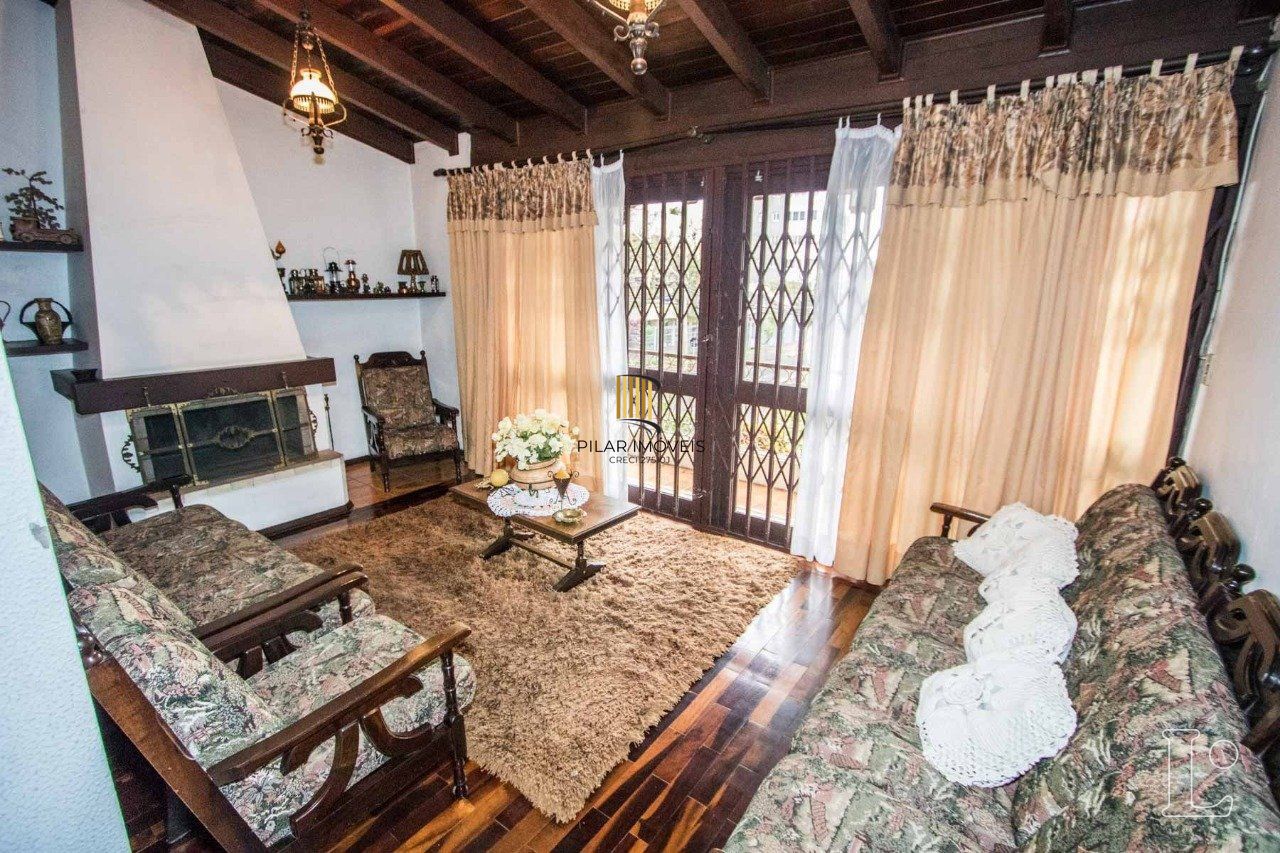 Casa para Venda - 485m², 4 dormitórios, sendo 1 suites, 3 vagas - Cristal
