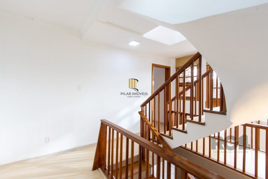 Casa 4 dormitórios no bairro Ipanema