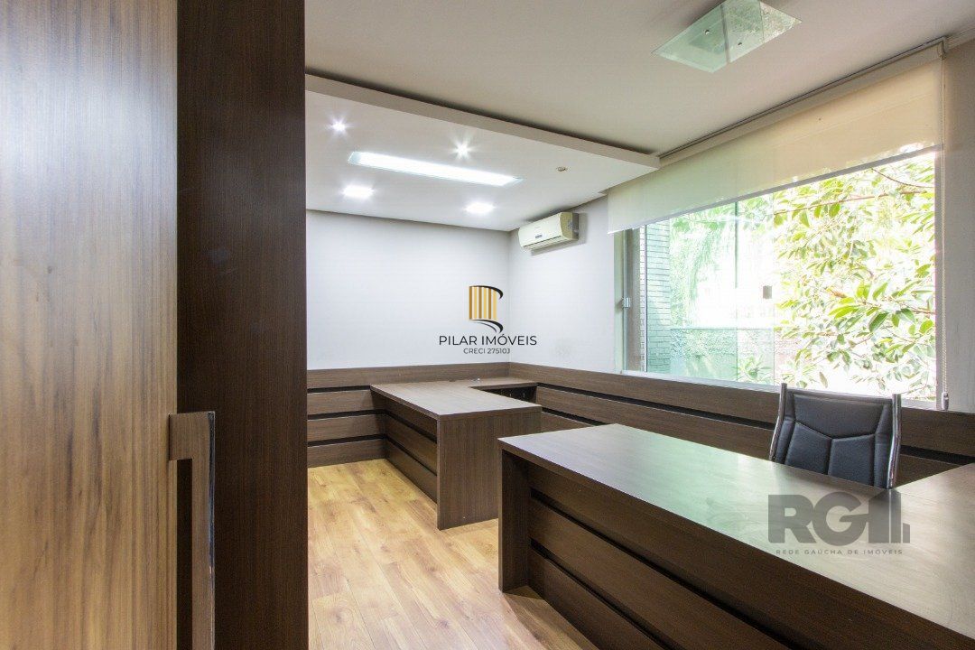 Excelente casa comercial com aproximadamente 300m² de área construída