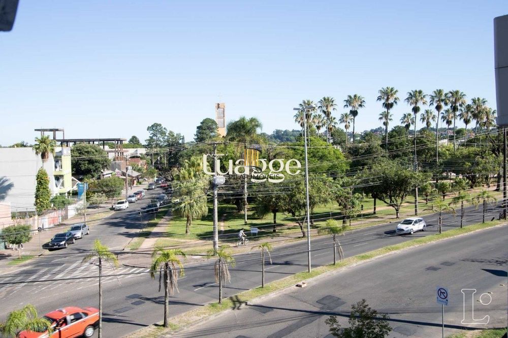 Sala comercial com 22m² de área privativa, frente, piso cerâmico, equipada com lavabo e ar-condicionado split