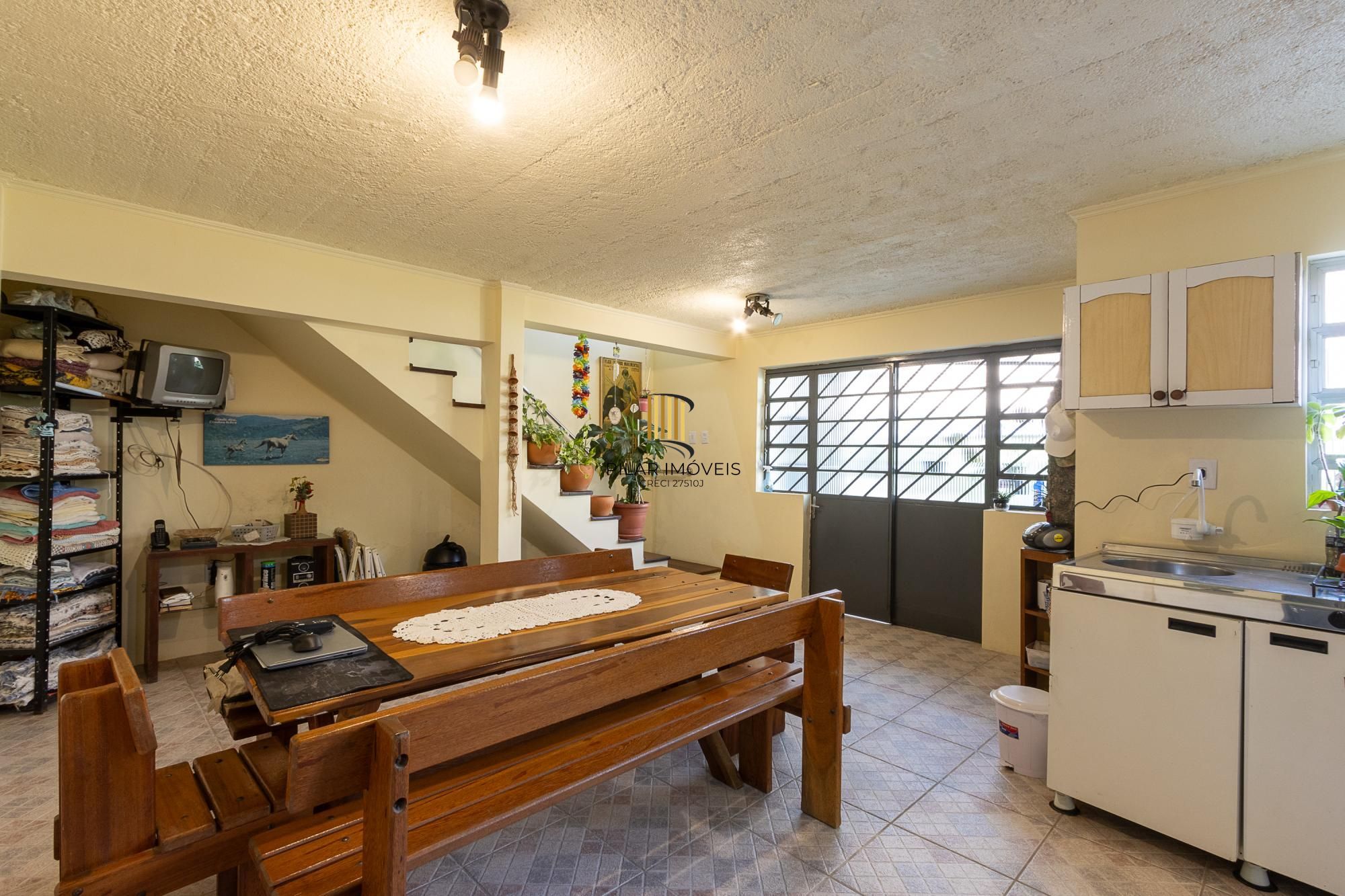 Casa com 3 quartos (1 suite), 4 vagas - Vila Nova