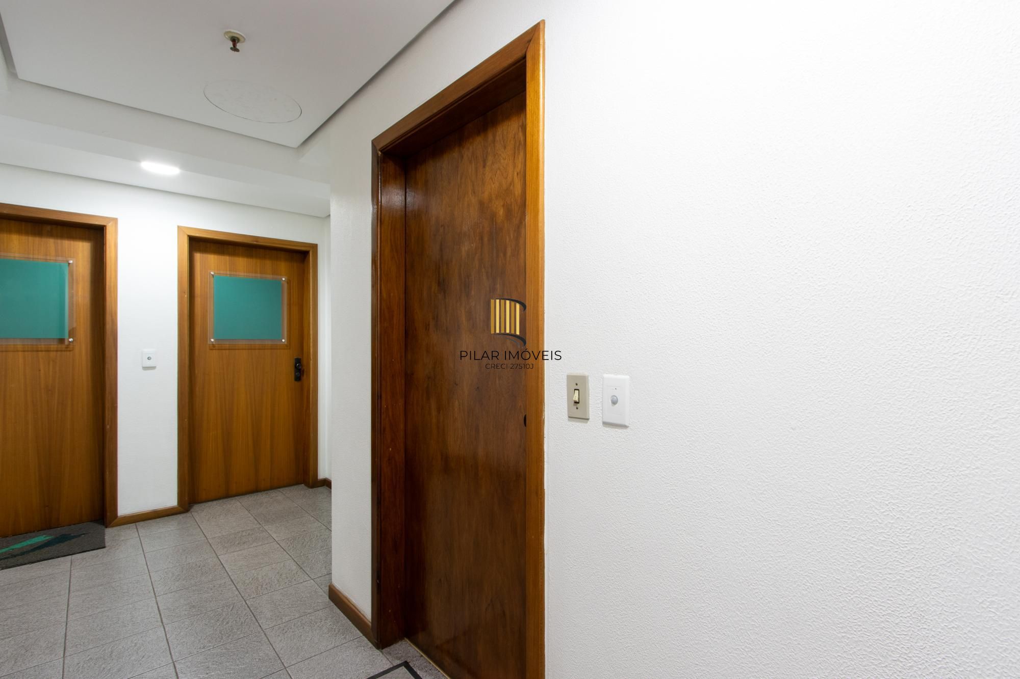 Sala comercial à venda no bairro Menino Deus – Edifício Comendador Luigi Gerace