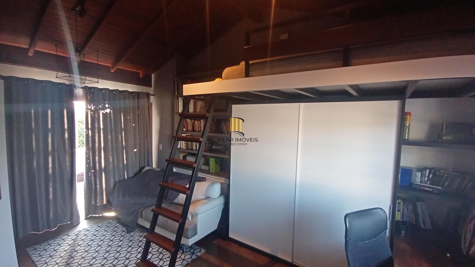 Casa de Condomínio com 3 Suítes, no bairro Tristeza