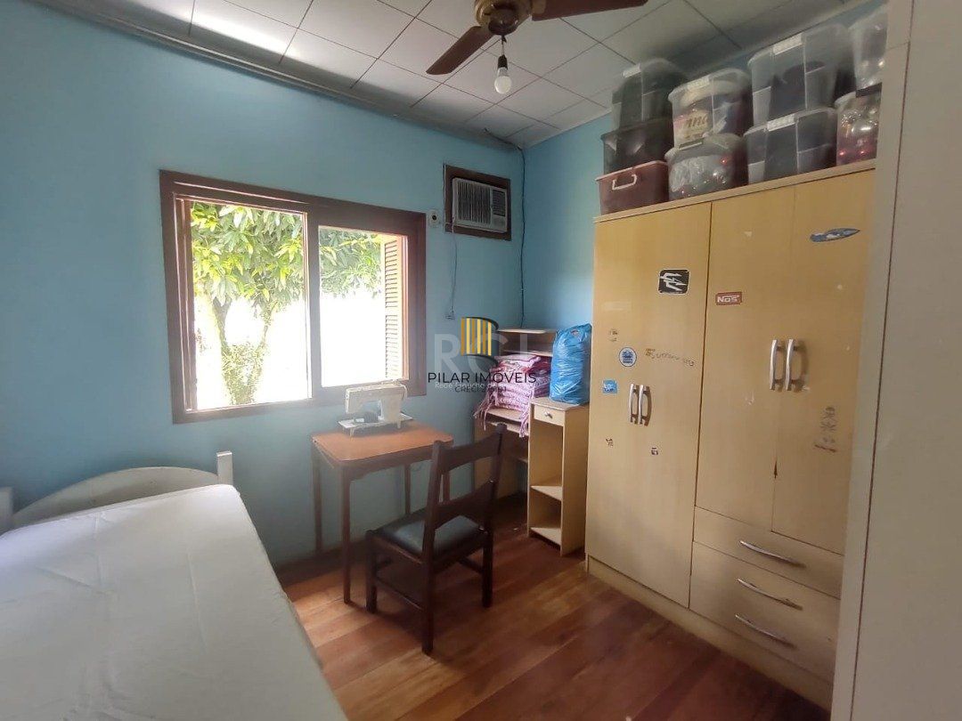 Casa para Venda - 265.1m², 3 dormitórios, 4 vagas - Guarujá