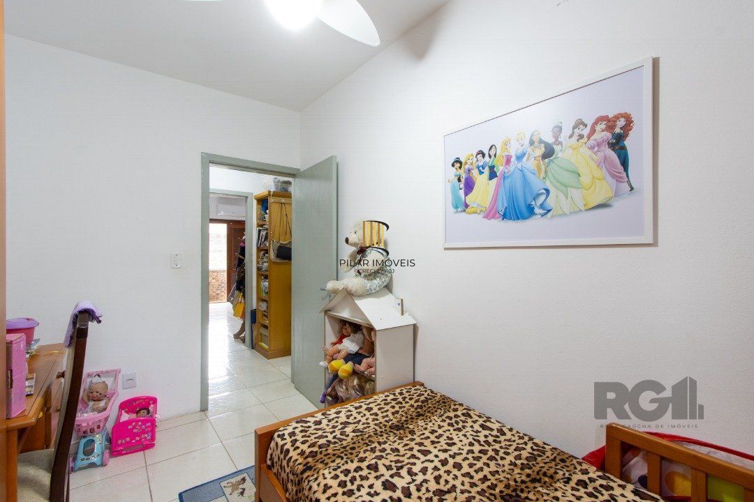 Casa de Condomínio 3 dormitórios no bairro Camaquã