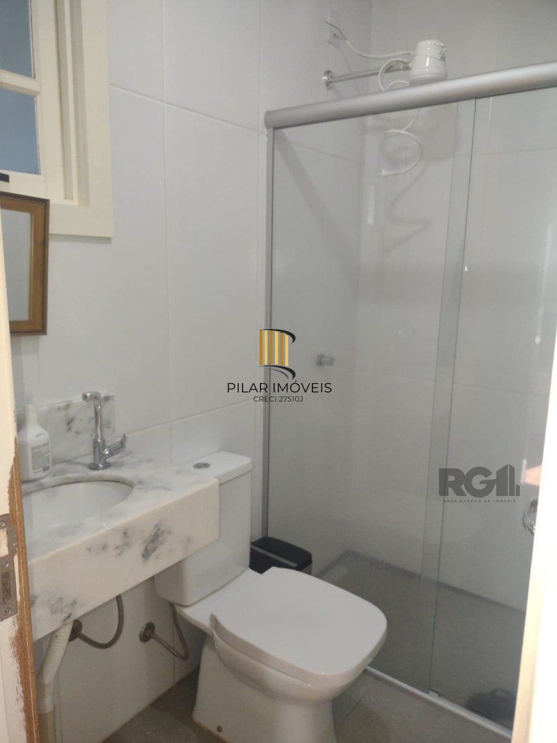 Casa com 250m²,  2 quartos, 1 suite, edícula, no bairro Nonoai