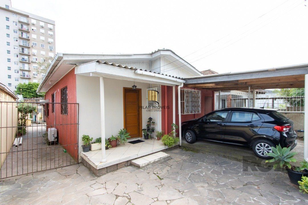 Casa 2 dormitórios no bairro Camaquã