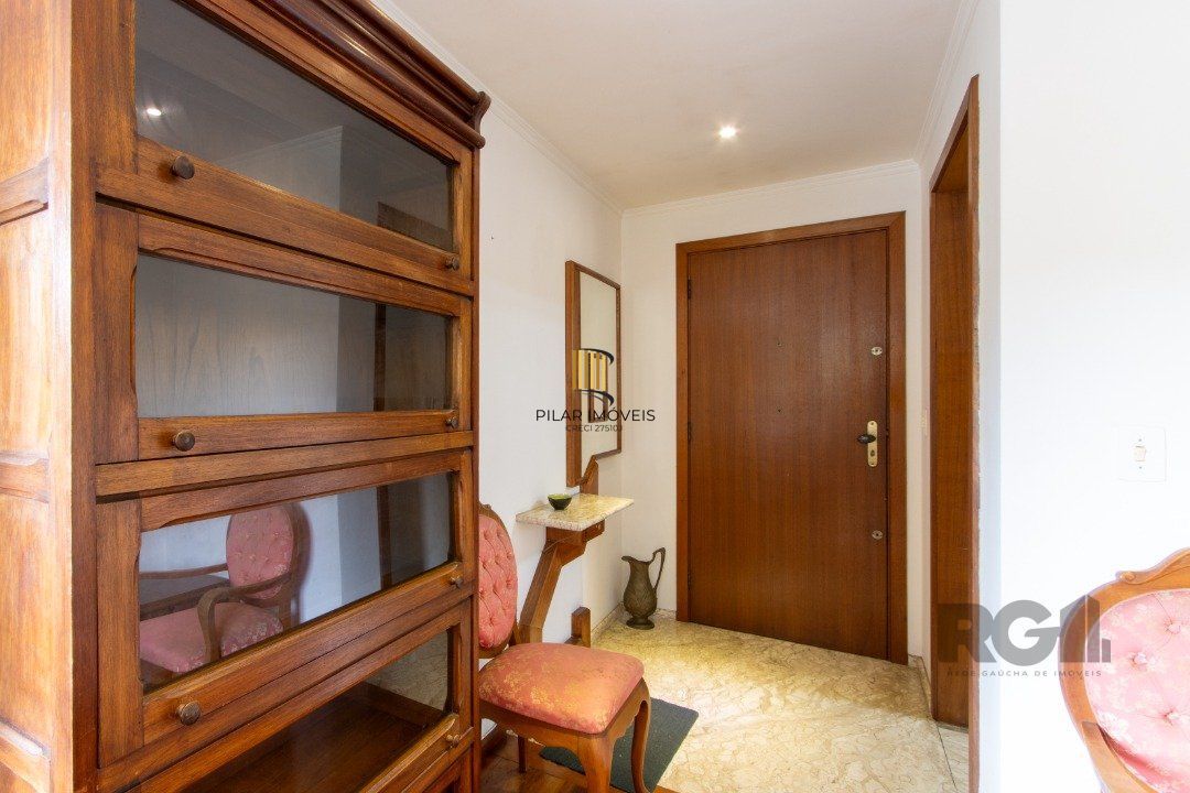 Apartamento semi mobiliado de 3 quartos com suíte no bairro Tristeza junto ao Colégio Mãe de Deus
