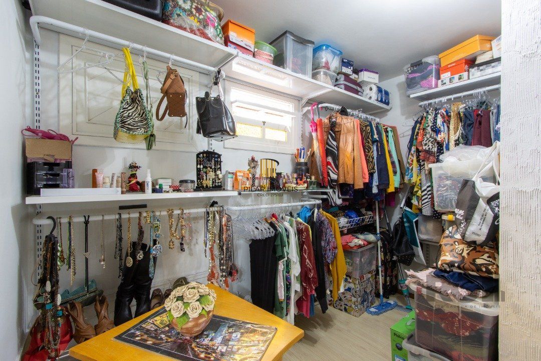 Casa 4 dormitórios no bairro Ipanema