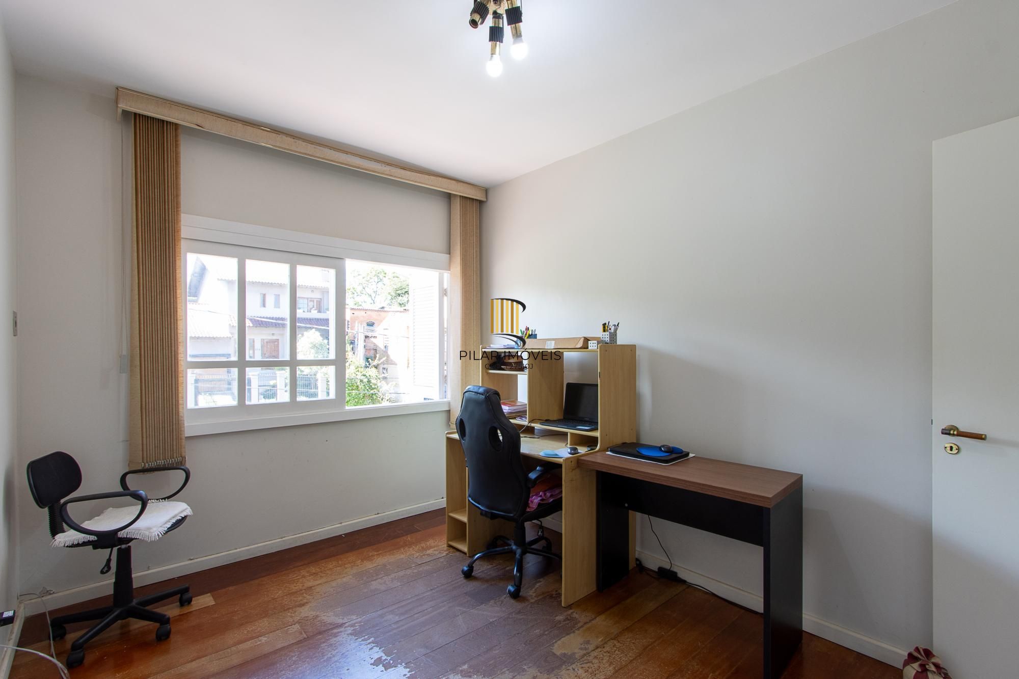 Casa 4 dormitórios no bairro Cristal