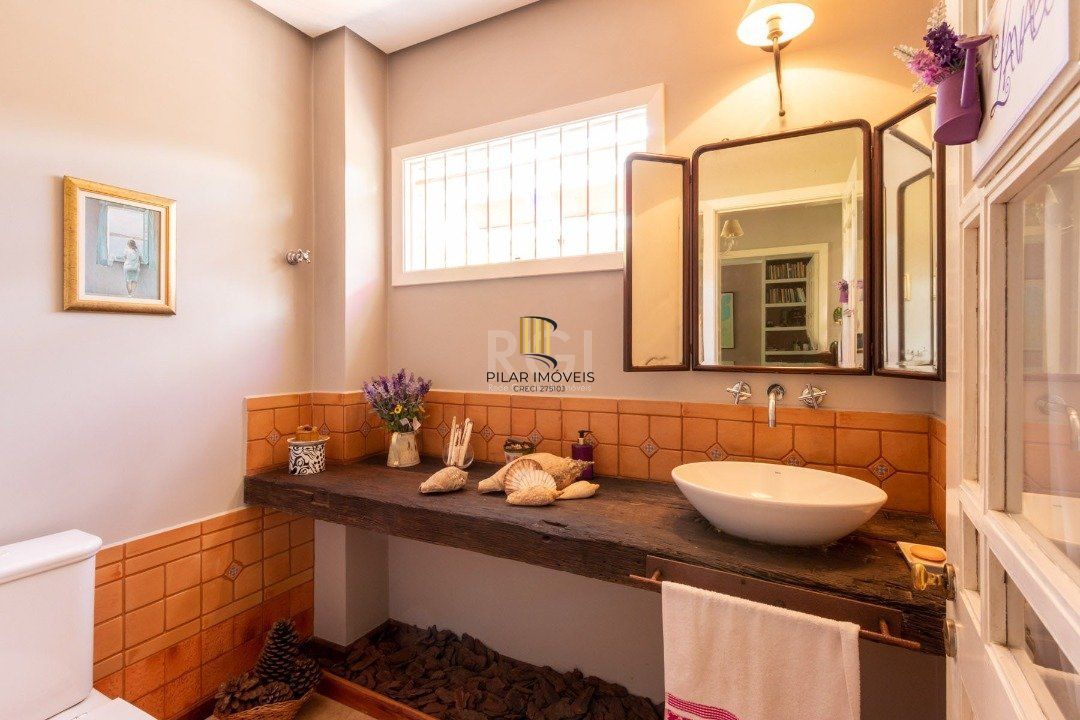 Casa para Venda - 352.19m², 4 dormitórios, sendo 1 suites, 4 vagas - Belém Novo