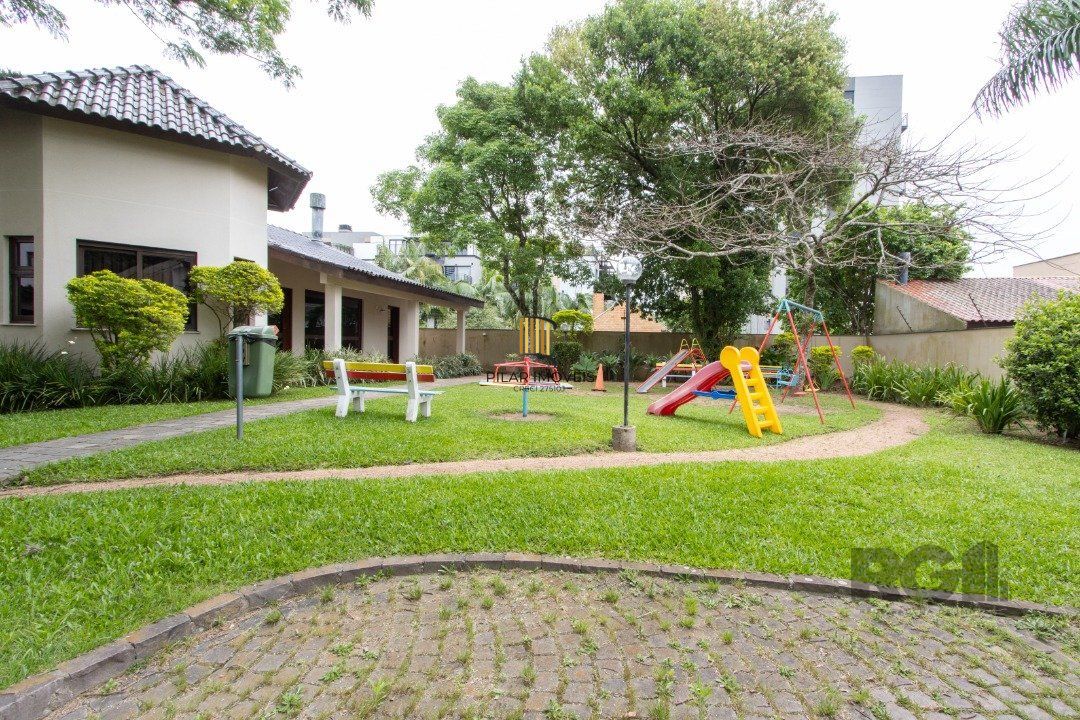 Apartamento semi mobiliado de 3 quartos com suíte no bairro Tristeza junto ao Colégio Mãe de Deus