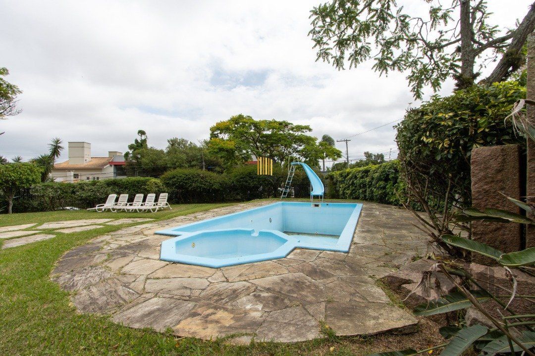 Casa para Venda - 645m², 4 dormitórios, sendo 4 suites, 11 vagas - Tristeza