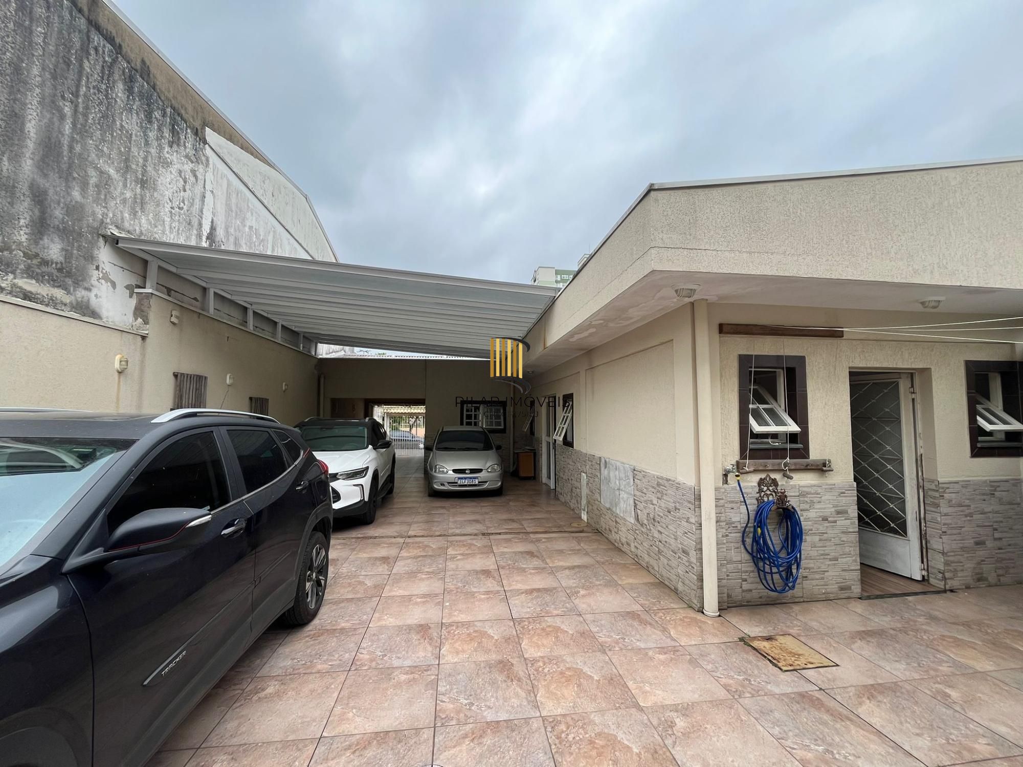 Duas casas no mesmo terreno – conforto, espaço e excelente localização!