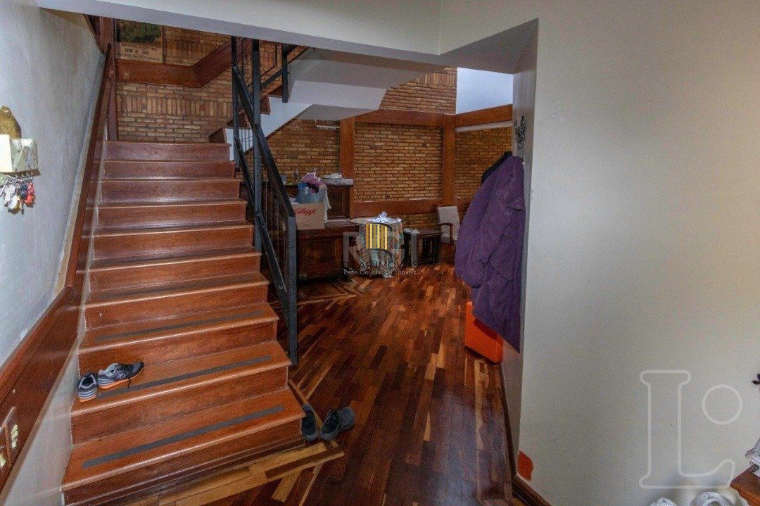 Casa para Venda - 349m², 4 dormitórios, sendo 1 suites, 3 vagas - Tristeza