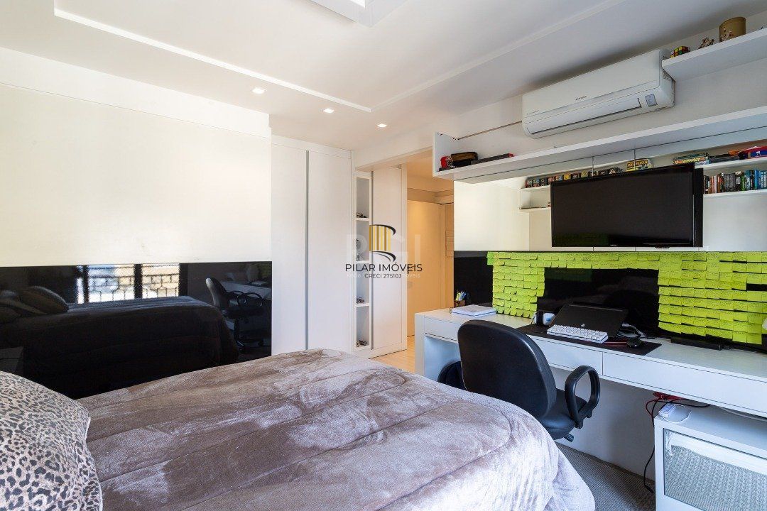 Apartamento para Venda - 323m², 3 dormitórios, sendo 3 suites, 4 vagas - Centro