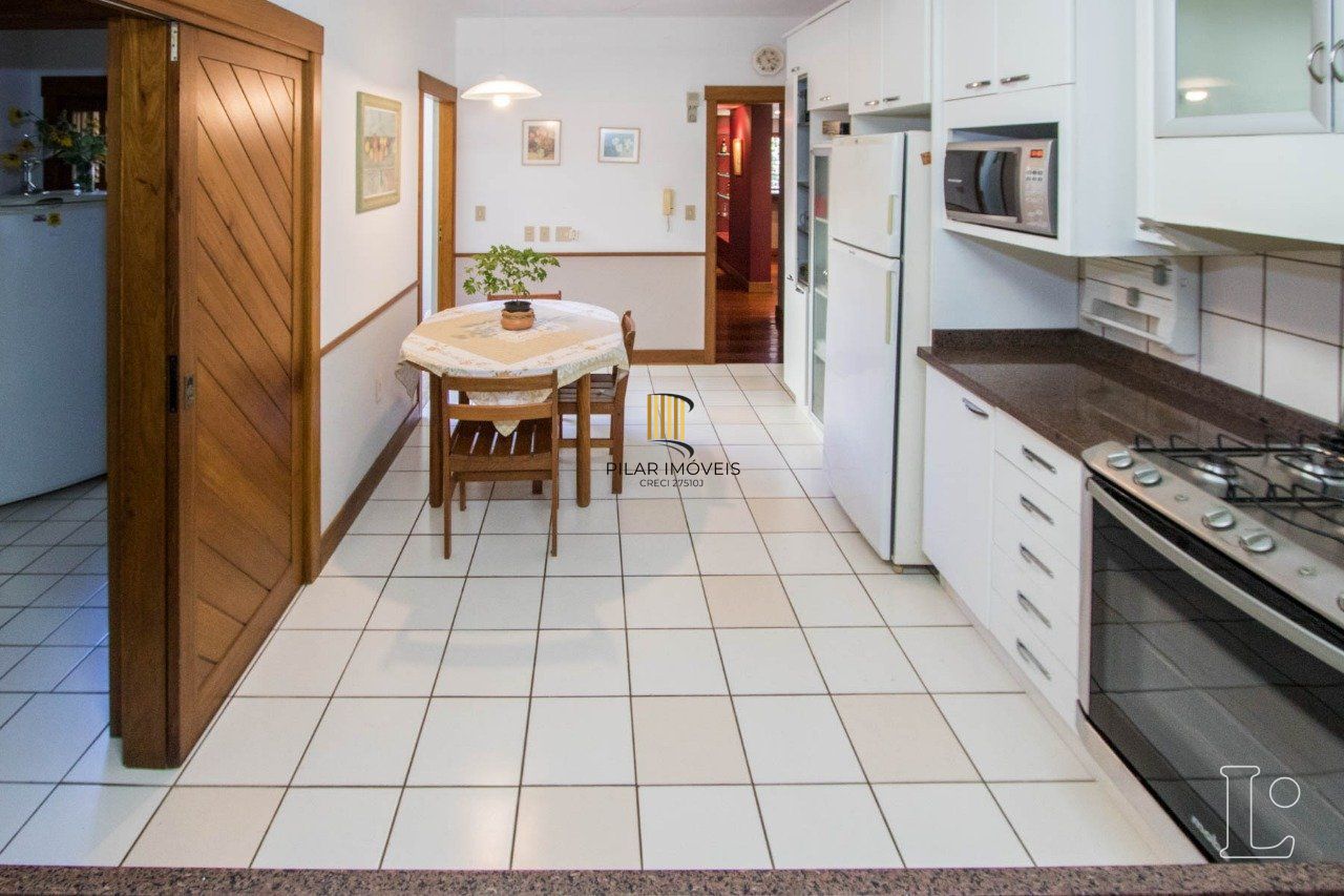 Casa para Venda - 427m², 4 dormitórios, sendo 1 suites, 4 vagas - Jardim Isabel