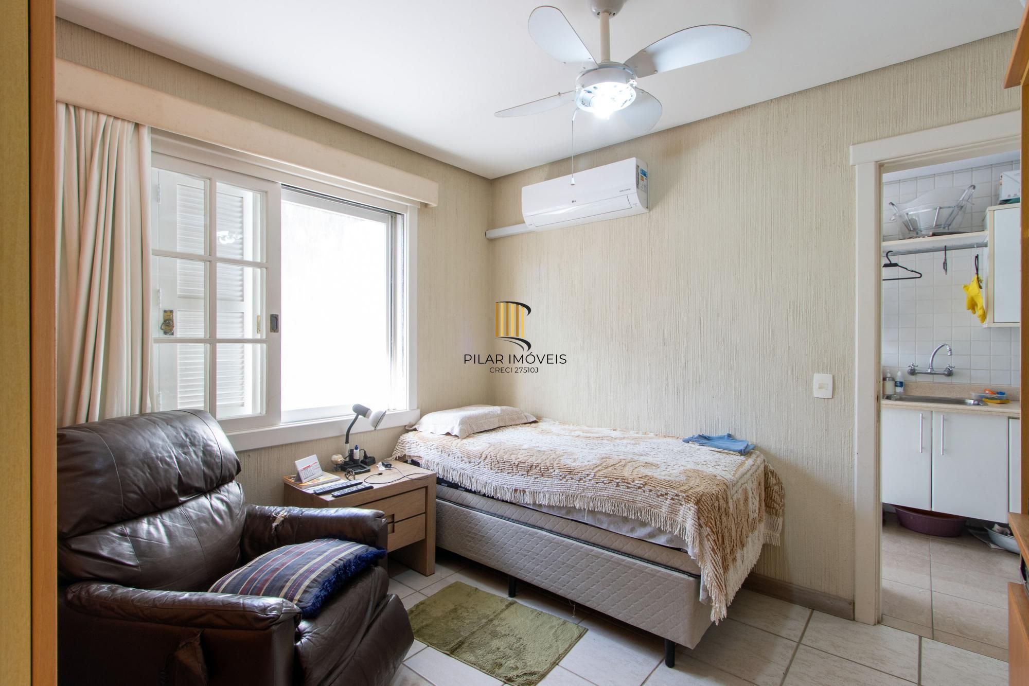Casa de Condomínio 4 dormitórios no bairro Belém Novo
