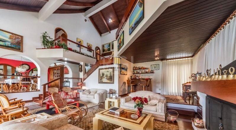 Casa para Venda - 456m², 3 dormitórios, sendo 2 suites, 2 vagas - Vila Assunção