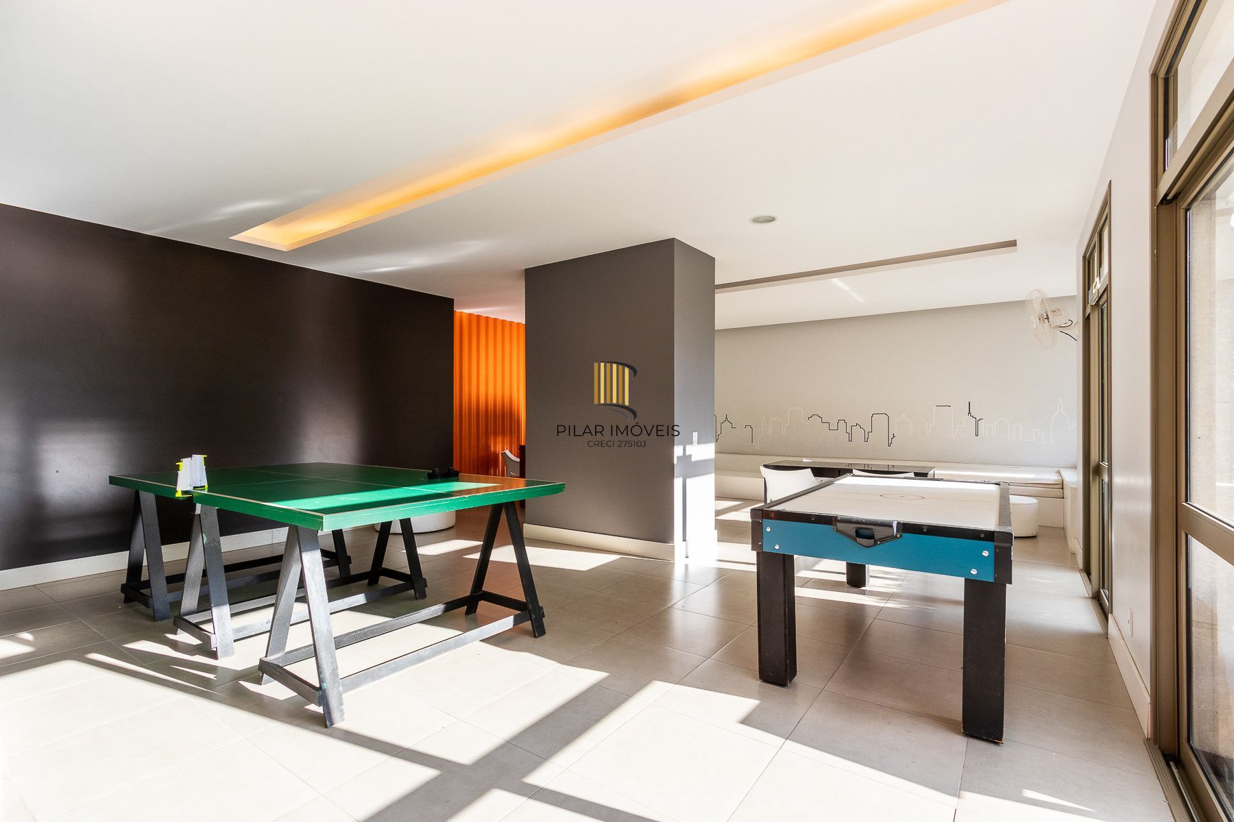 Apartamento totalmente reformado e impecável para locação - 3 quartos sendo uma suíte - Bairro Cavalhada