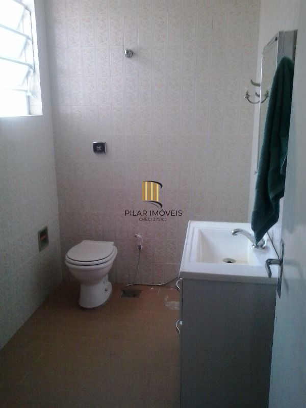 Casa para Venda - 250m², 5 dormitórios, 6 vagas - Menino Deus