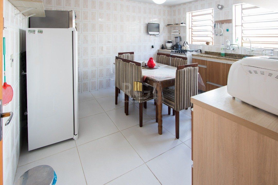 Casa para Venda - 211m², 3 dormitórios, 3 vagas - Vila Nova