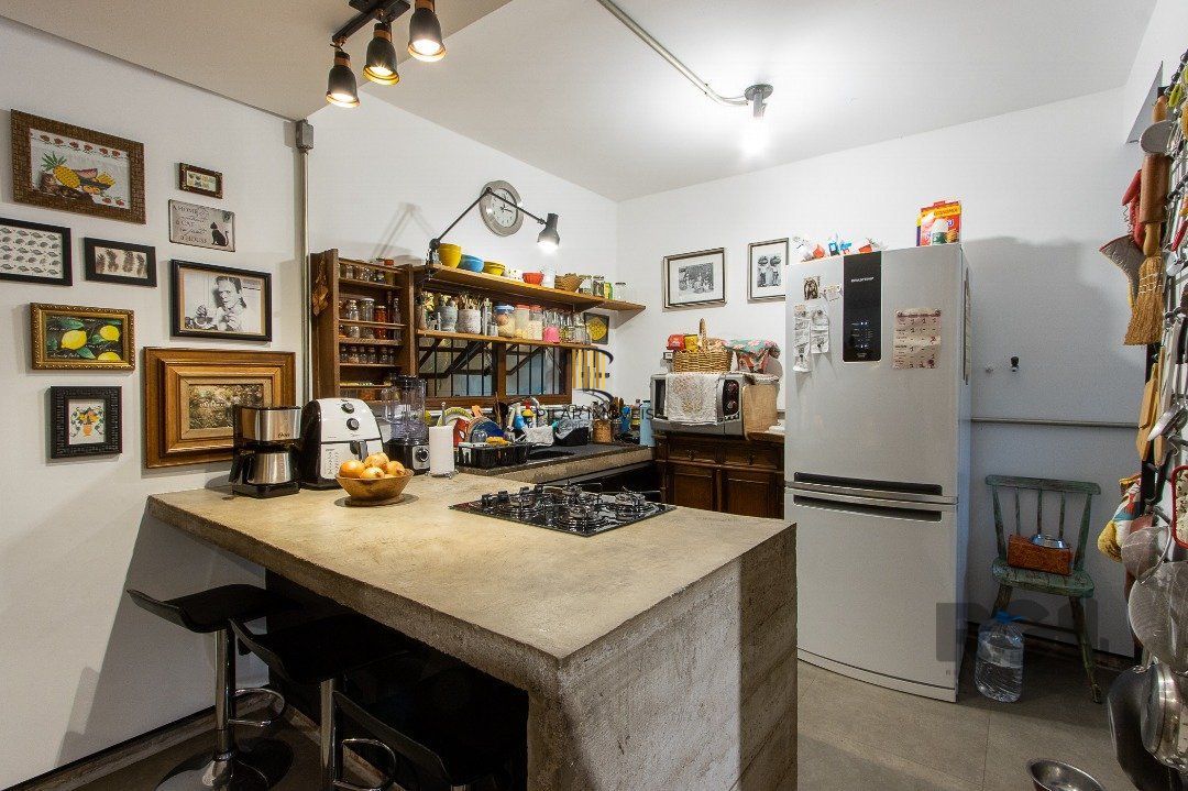 Casa 3 dormitórios no bairro Hípica
