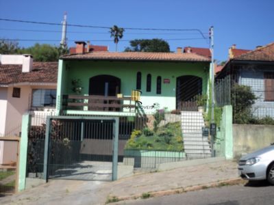 Casa para Venda - 331m², 3 dormitórios, sendo 1 suites, Santa Tereza
