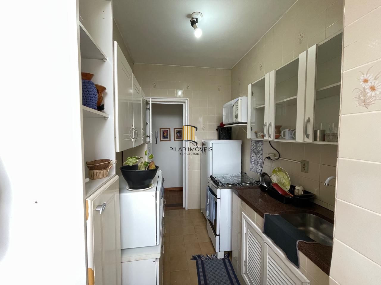 Apartamento de 01 dormitório, semimobiliado, bairro Praia de Belas, em Porto Alegre com 45,19m2!