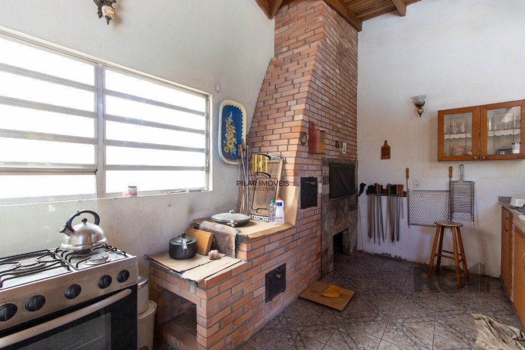 Casa 2 dormitórios no bairro Camaquã