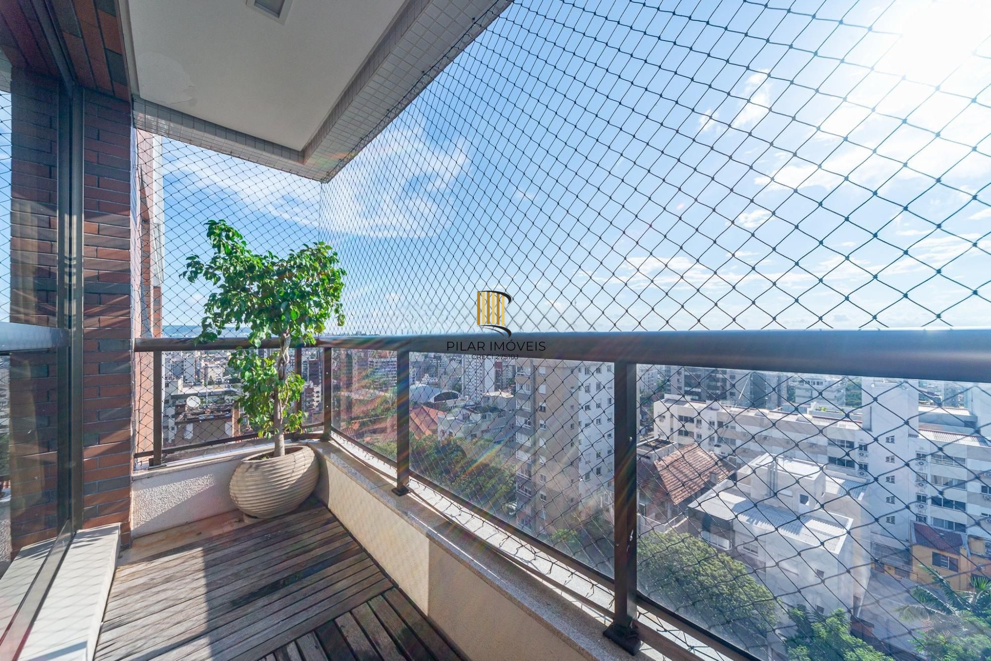 Apartamento 2 Dormitórios com Suíte e 2 Vagas no Petrópolis – 75m²