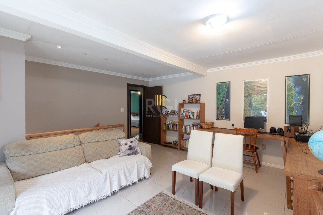 Casa para Venda - 246m², 3 dormitórios, sendo 1 suites, 3 vagas - Imperial Parque