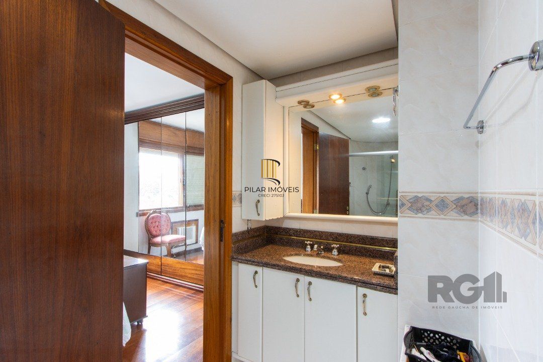 Apartamento semi mobiliado de 3 quartos com suíte no bairro Tristeza junto ao Colégio Mãe de Deus