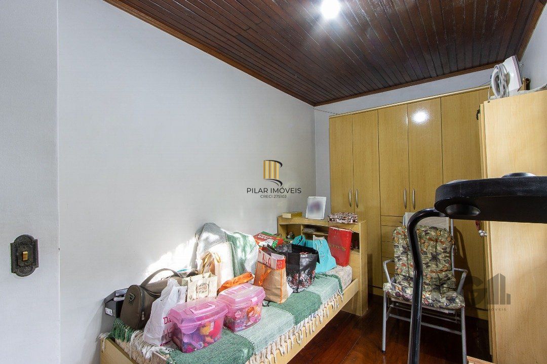 Casa 4 Dormitório(s) Bairro Nonoai