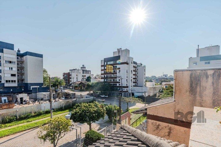 Casa 3 dormitórios no bairro Tristeza