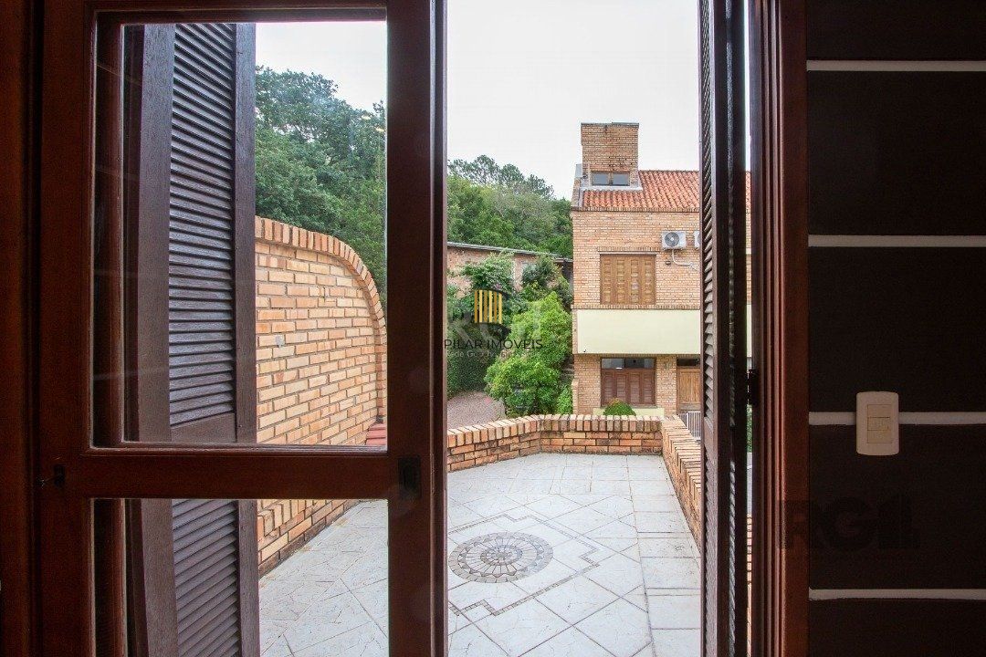 Casa Condominio para Venda - 170m², 3 dormitórios, sendo 1 suites, 2 vagas - Cavalhada