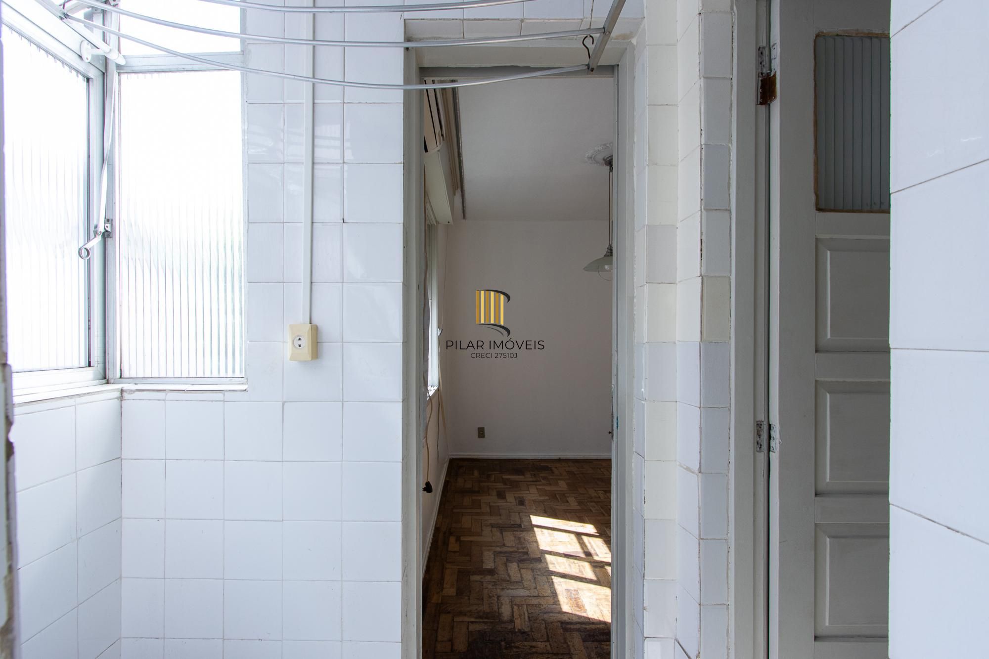 APARTAMENTO 4 QUARTOS DESOCUPADO - BAIRRO MENINO DEUS