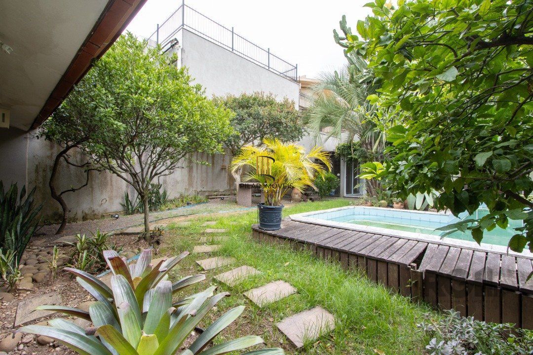 Casa 4 dormitórios no bairro Cristal