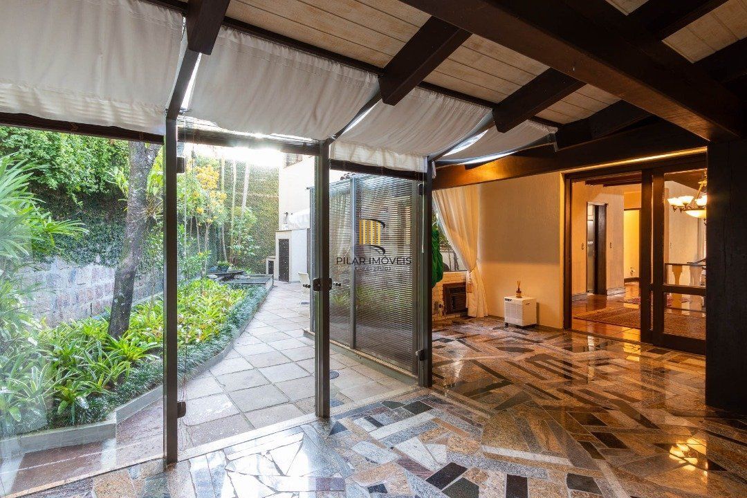 Casa para Venda - 430m², 4 dormitórios, sendo 2 suites, 4 vagas - Vila Assunção
