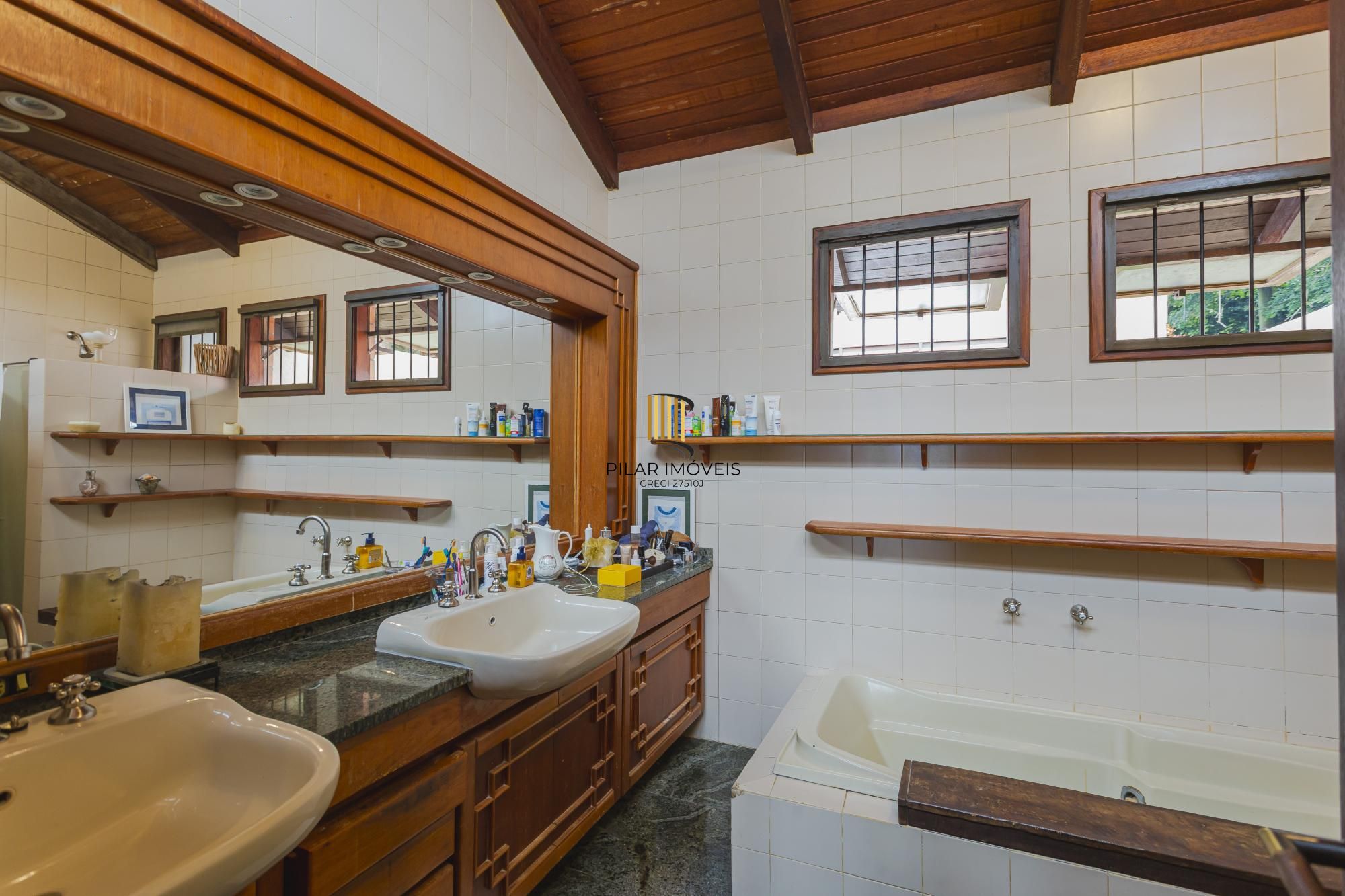 Casa semi-mobiliada na Vila Assunção com vista deslumbrante para o Guaíba e Veleiros do Sul