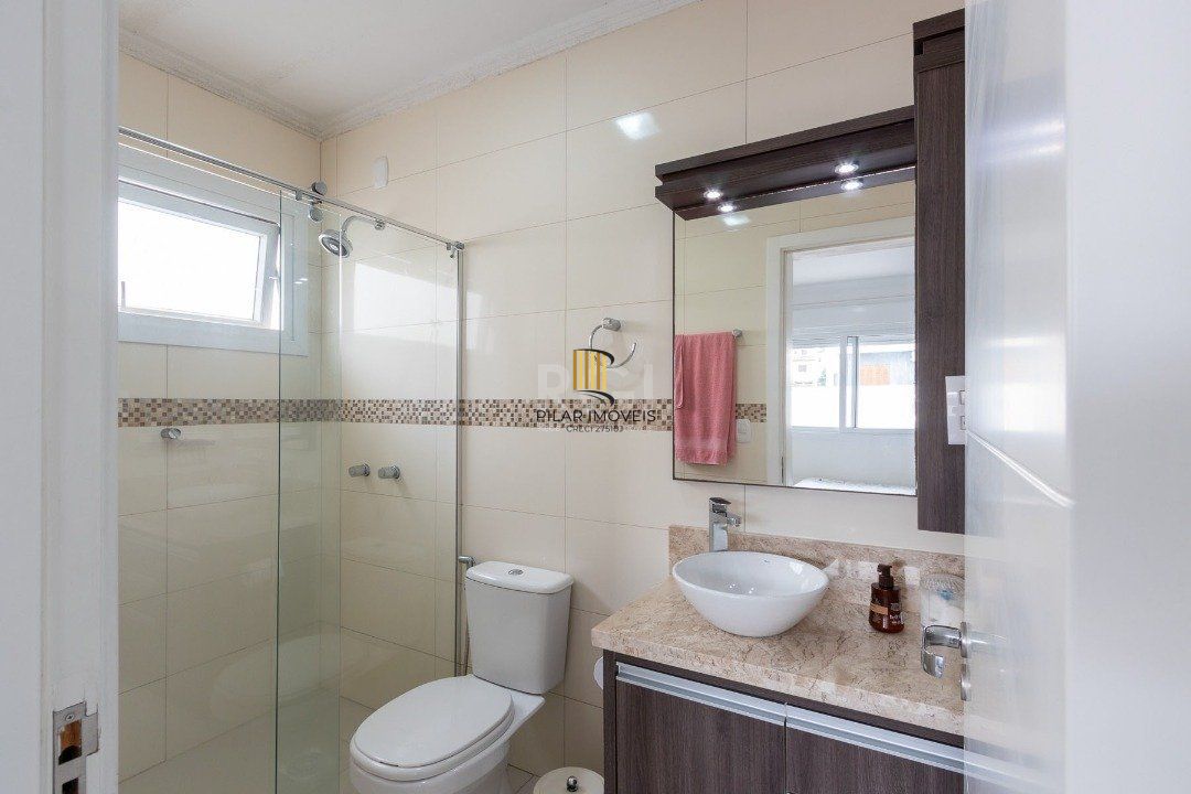Casa para Venda - 377m², 4 dormitórios, sendo 3 suites, 3 vagas - Guarujá