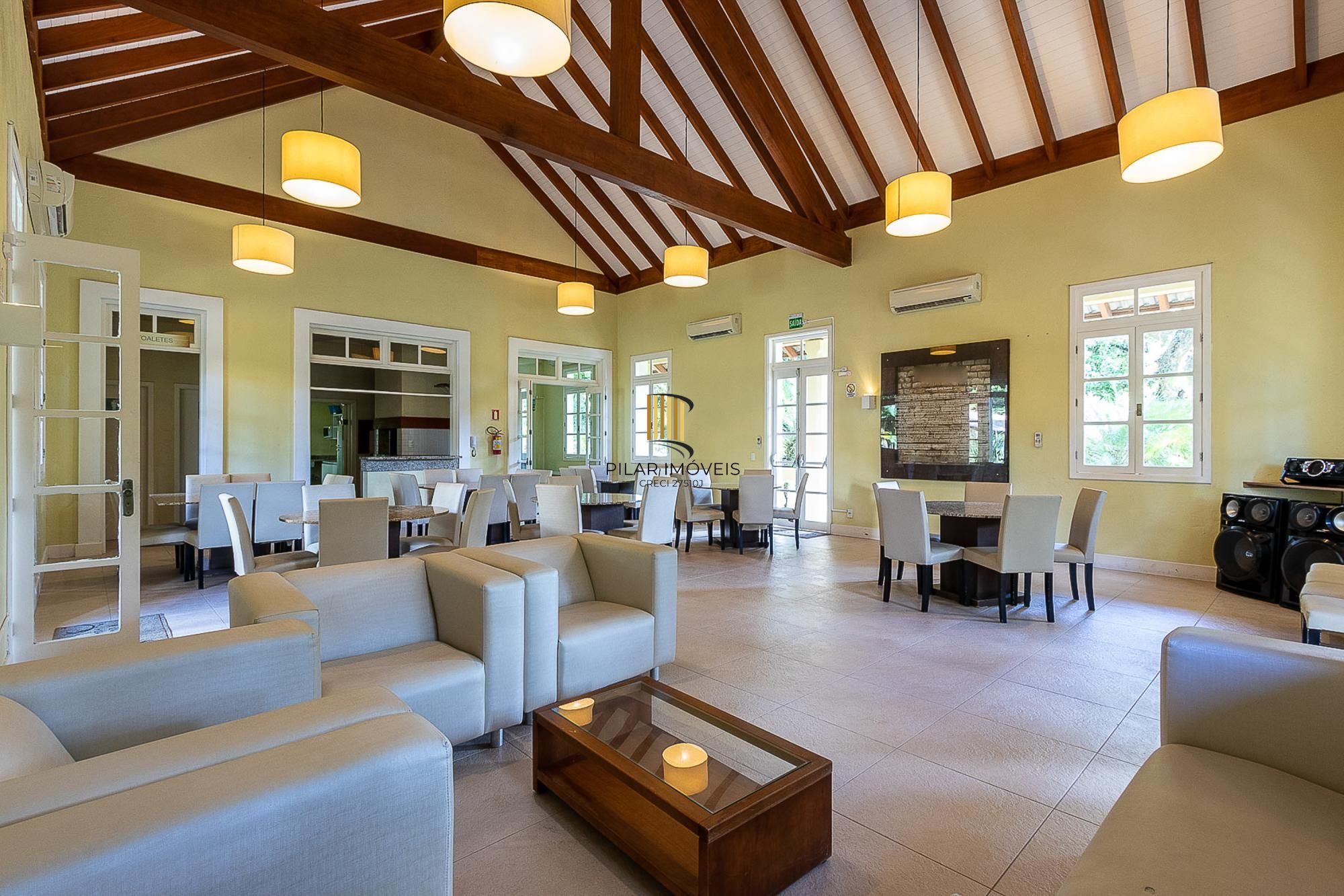 Casa condomínio | 3 dormitórios | 1 Suíte | 240,82 Privativos | 2 Vagas | Bairro Teresópolis