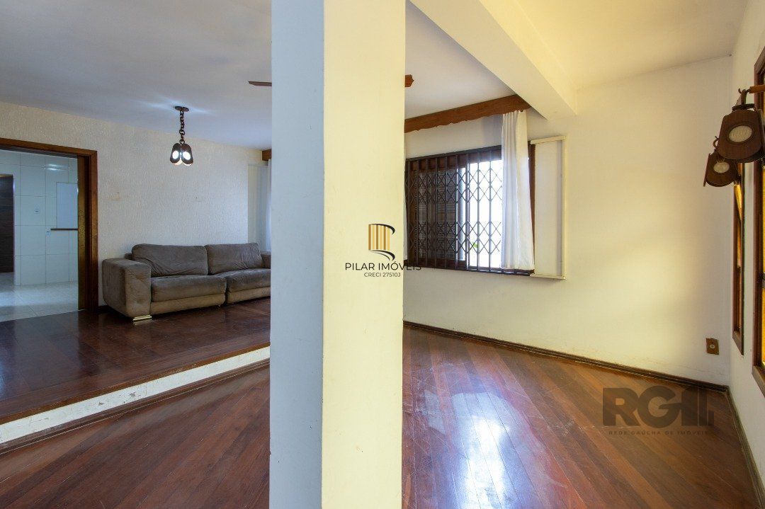 Casa para Venda - 205.5m², 3 dormitórios, sendo 2 suites, 3 vagas - Vila Nova