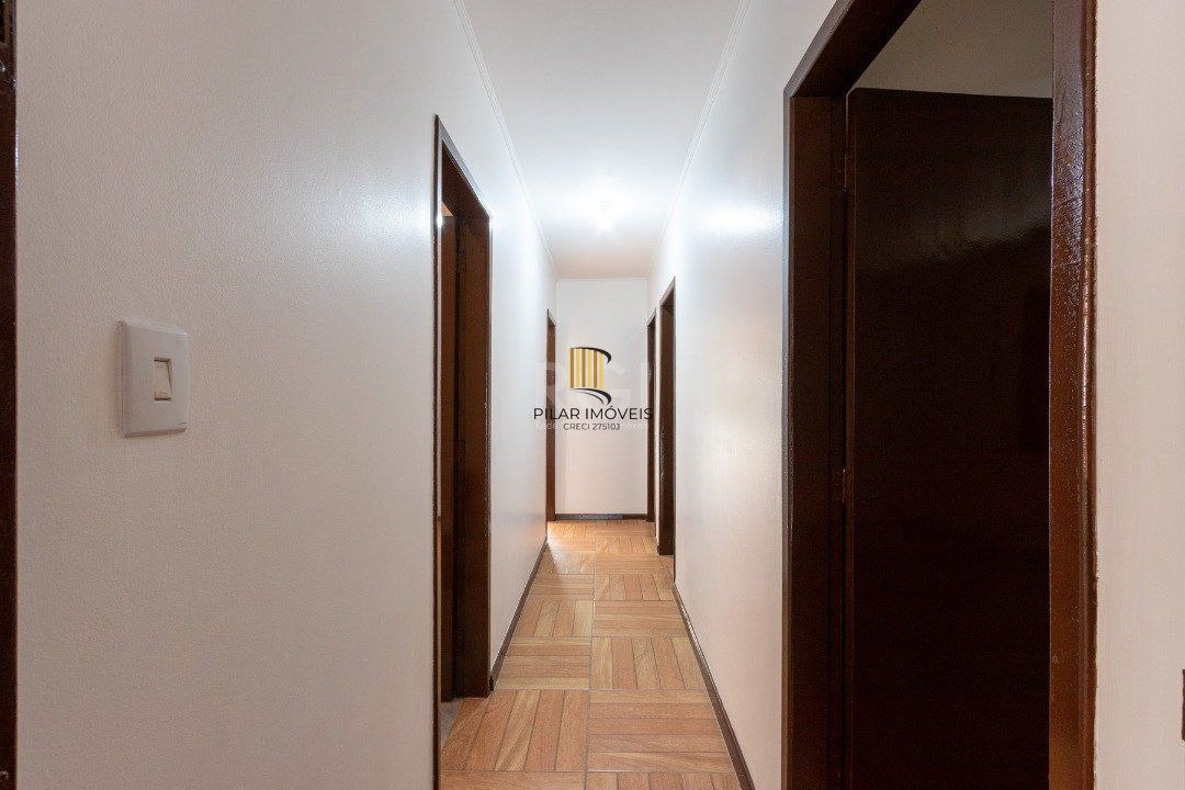 Casa para Venda - 454.7m², 5 dormitórios, sendo 1 suites, 8 vagas - Teresópolis